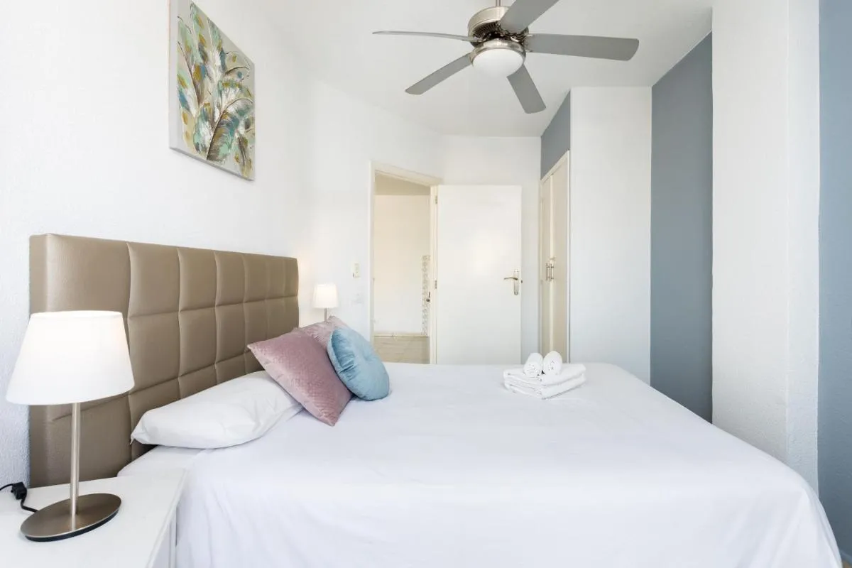 Image 1 of Genial apto. junto al mar. Los Cristianos