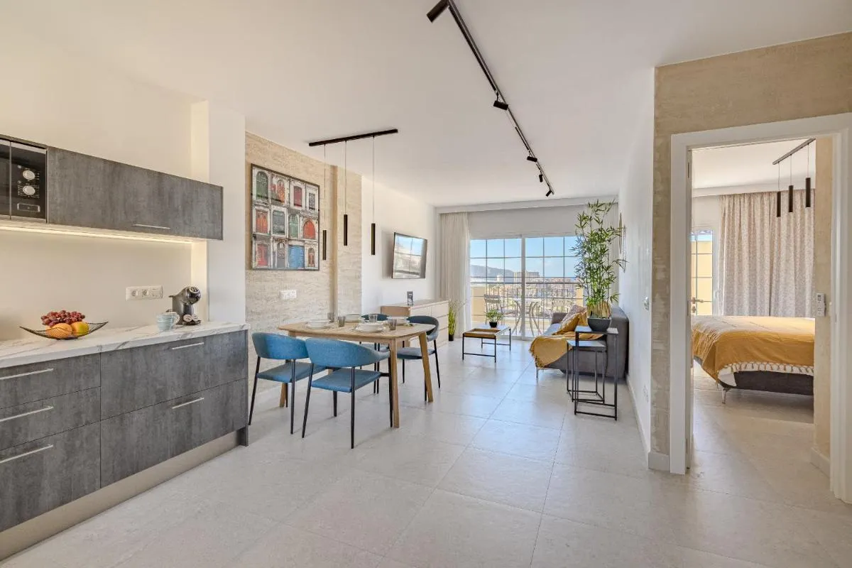 Image 2 of Granada II