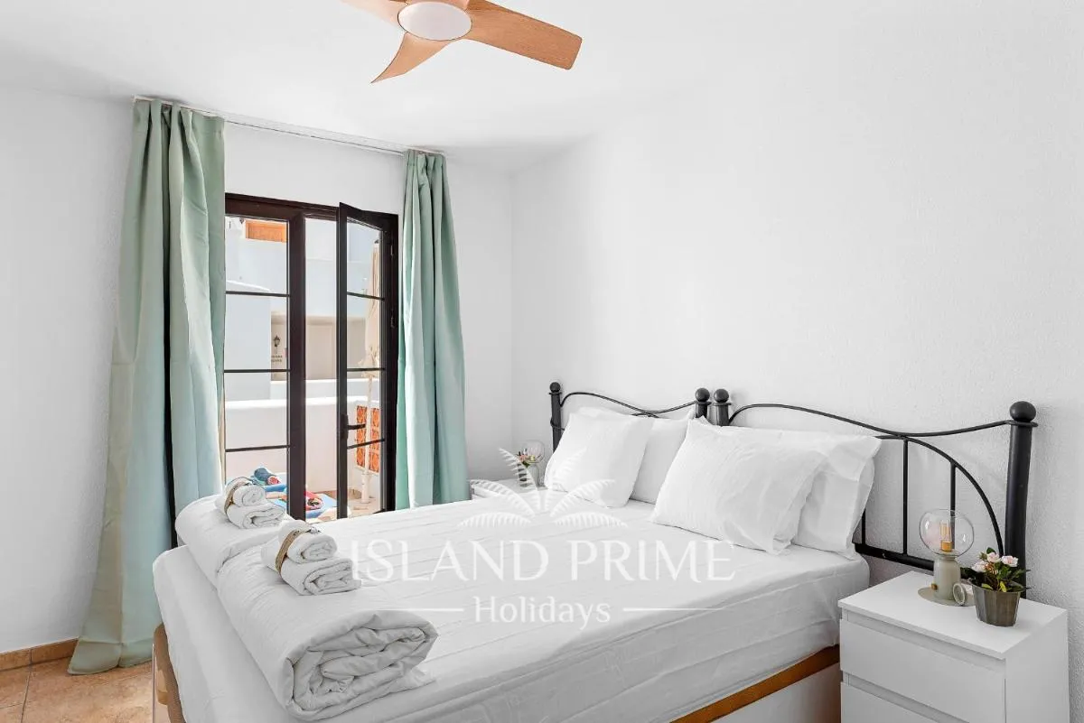 Image 1 of Holiday Relax with Teide Views and Heated Pool in Amarilla Golf FC425