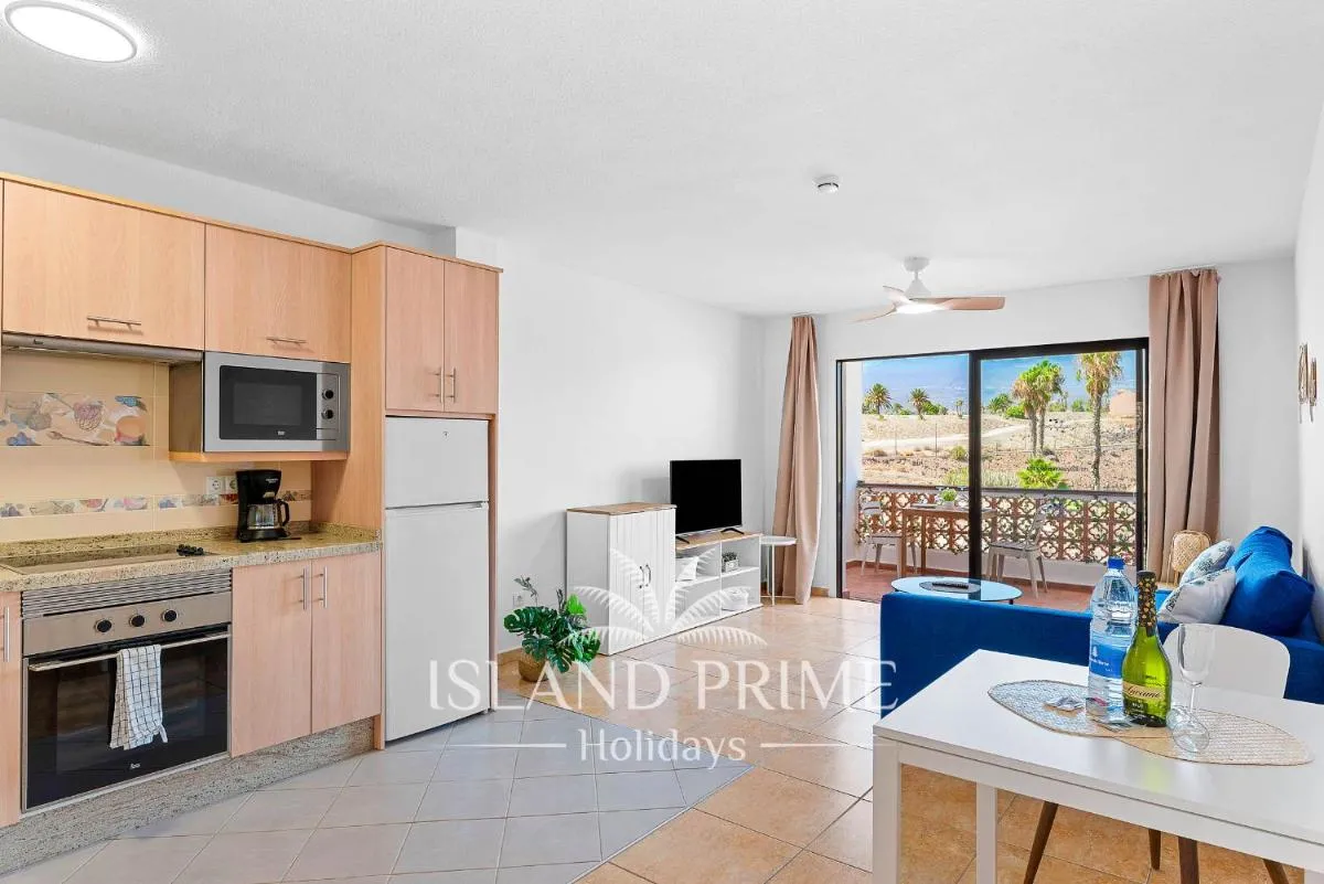 Image 4 of Holiday Relax with Teide Views and Heated Pool in Amarilla Golf FC425