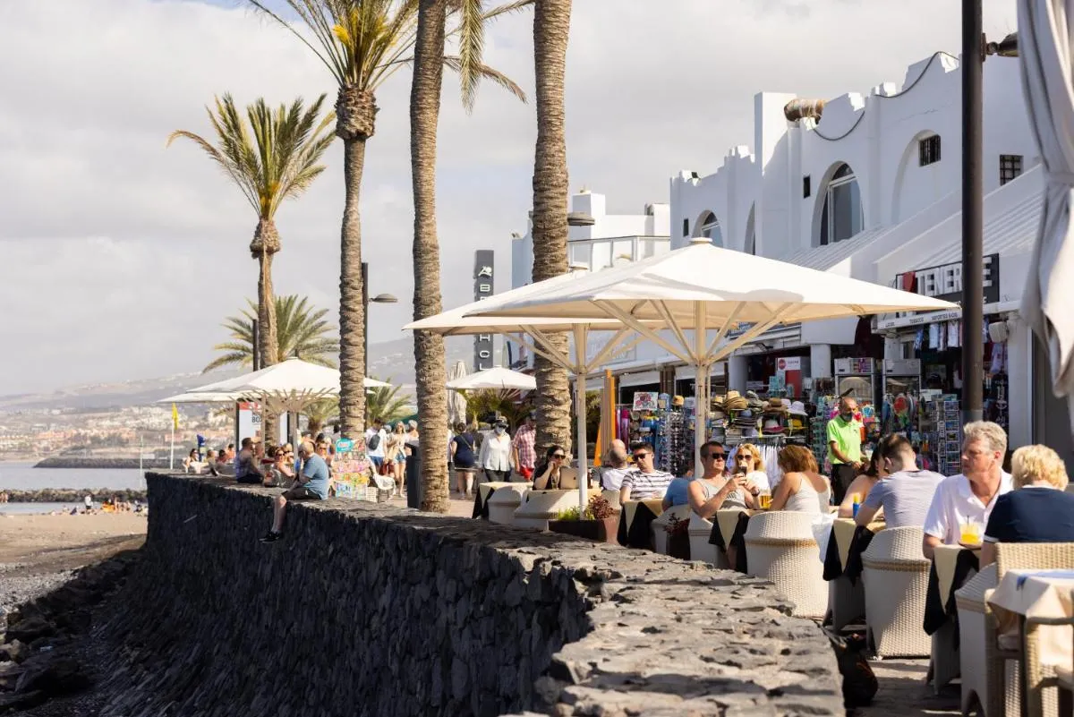 Image 6 of Home2Book Radiant Apt, Pool & Terrace Las Américas