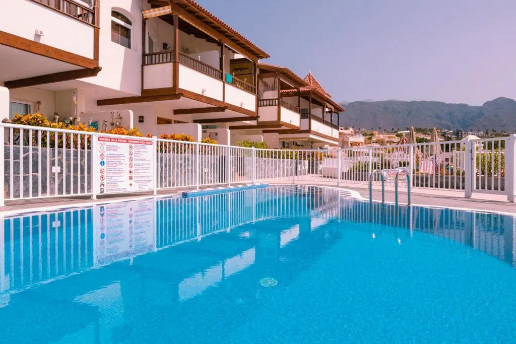 Image of HomeForGuest Apartamento con piscina a 50M del mar en La Caleta