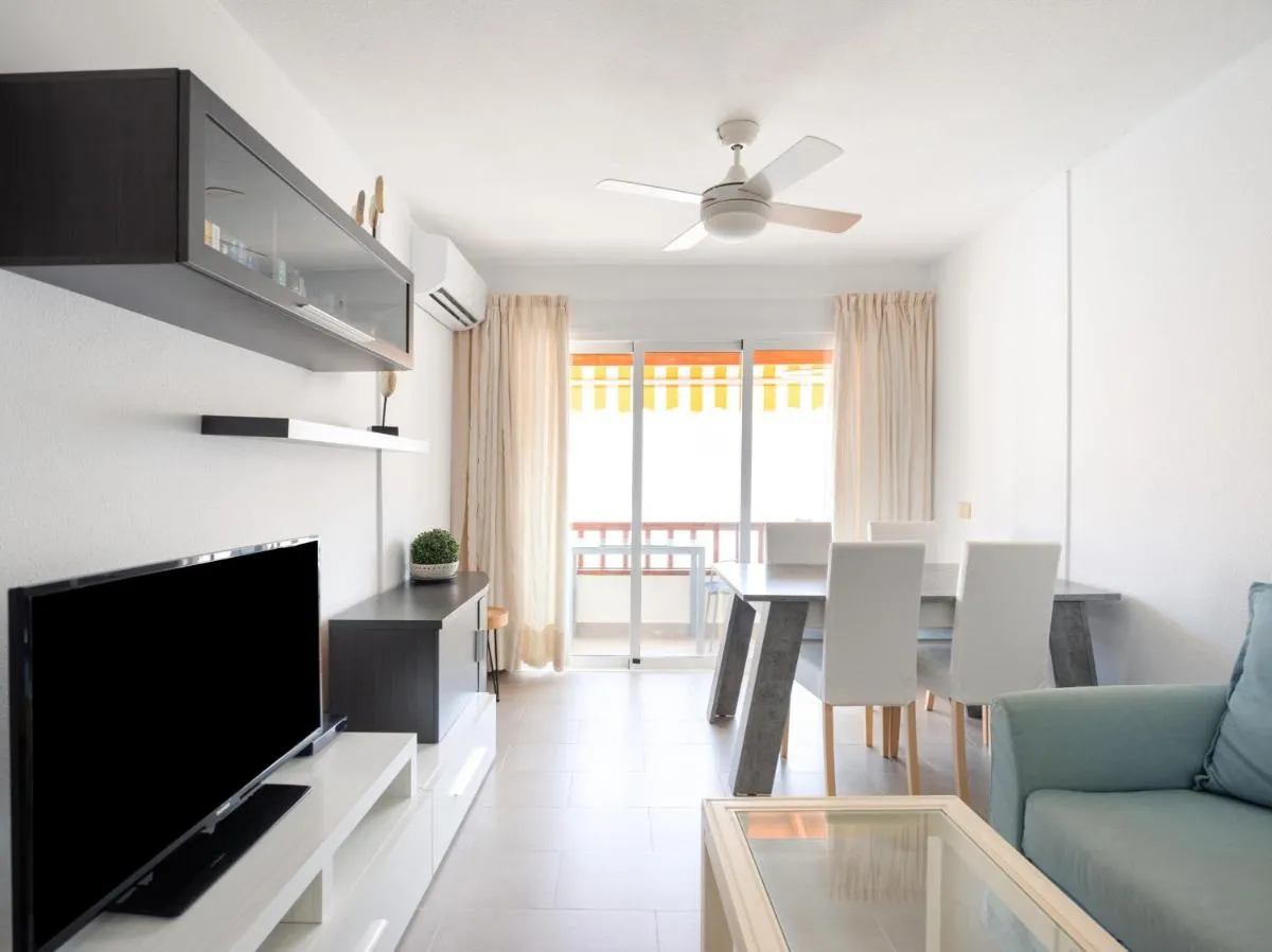 Image 5 of HomeForGuest Apartamento con piscina a 50M del mar en La Caleta