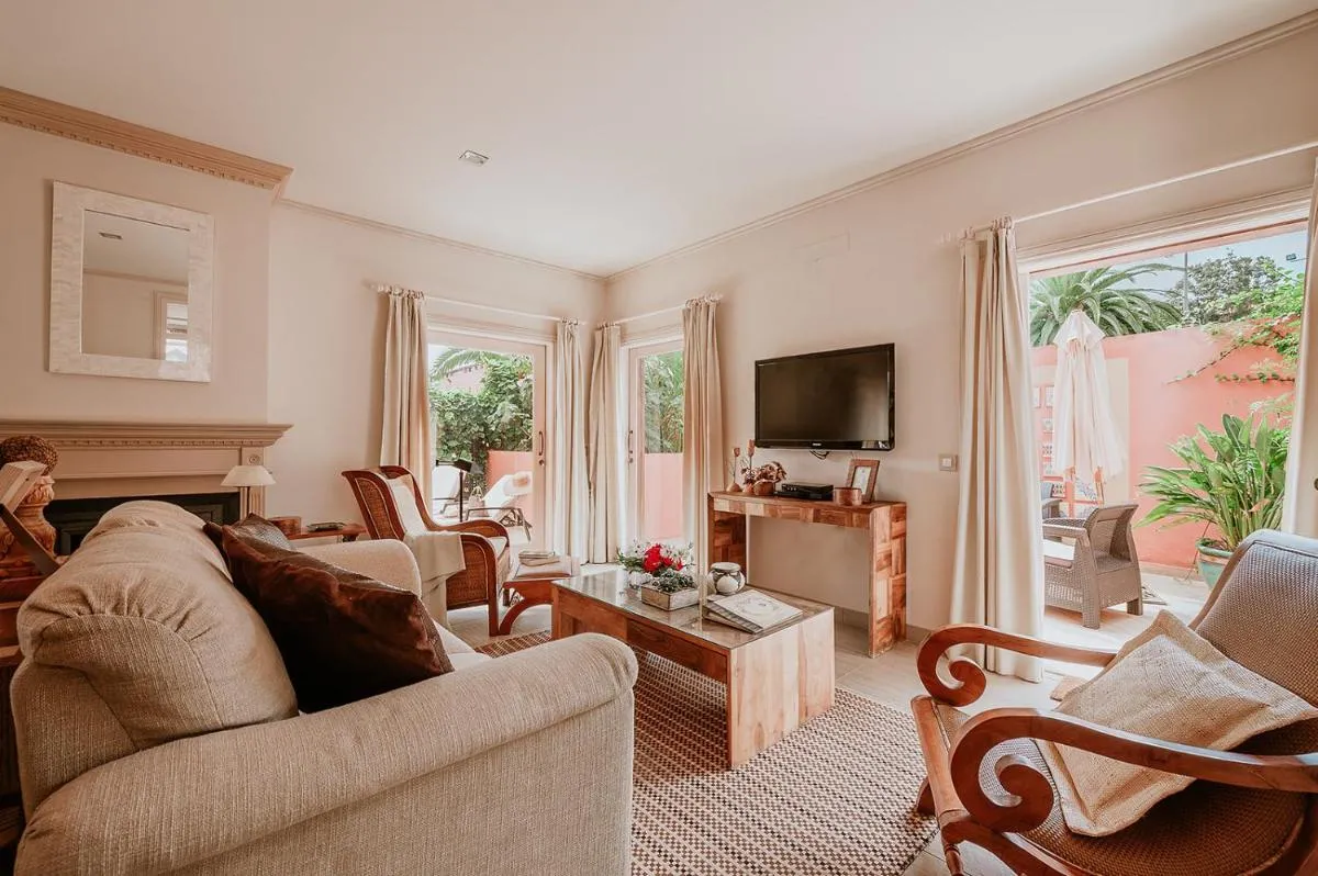 Image 4 of HomeForGuest Rural House with garden El Laurel