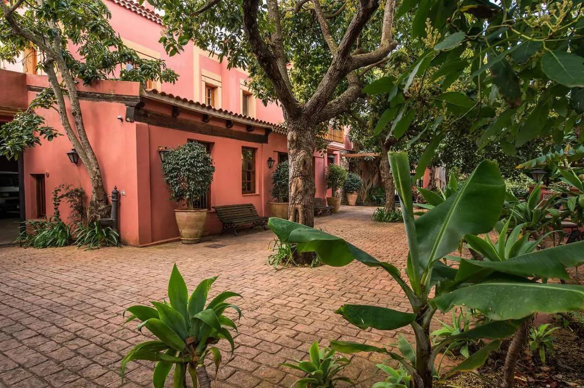 Image 5 of HomeForGuest Rural House with garden El Laurel