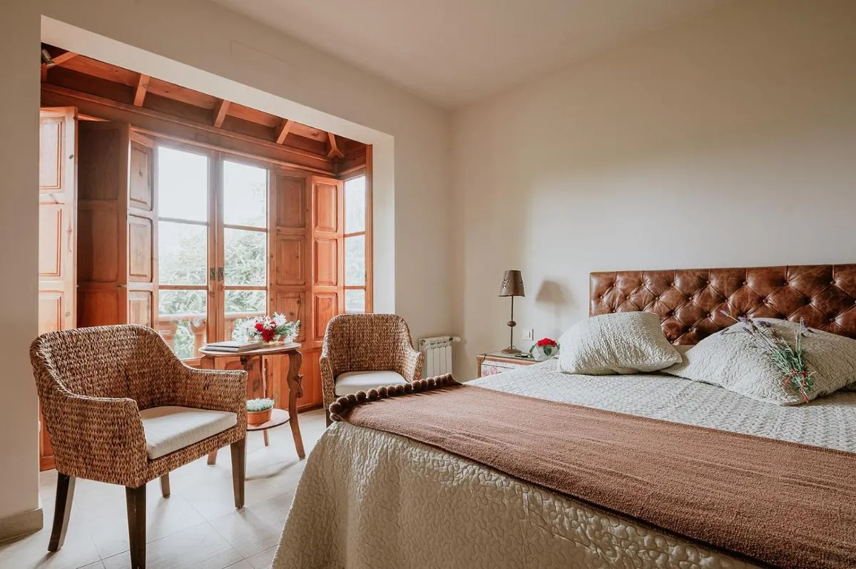 Image 1 of HomeForGuest Rural House with garden El Laurel