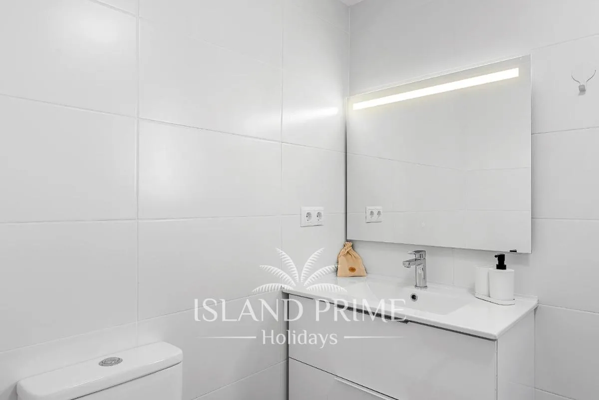 Image 2 of Huge Terrace Holiday in Heated Pool Complex with Teide Views FC1209