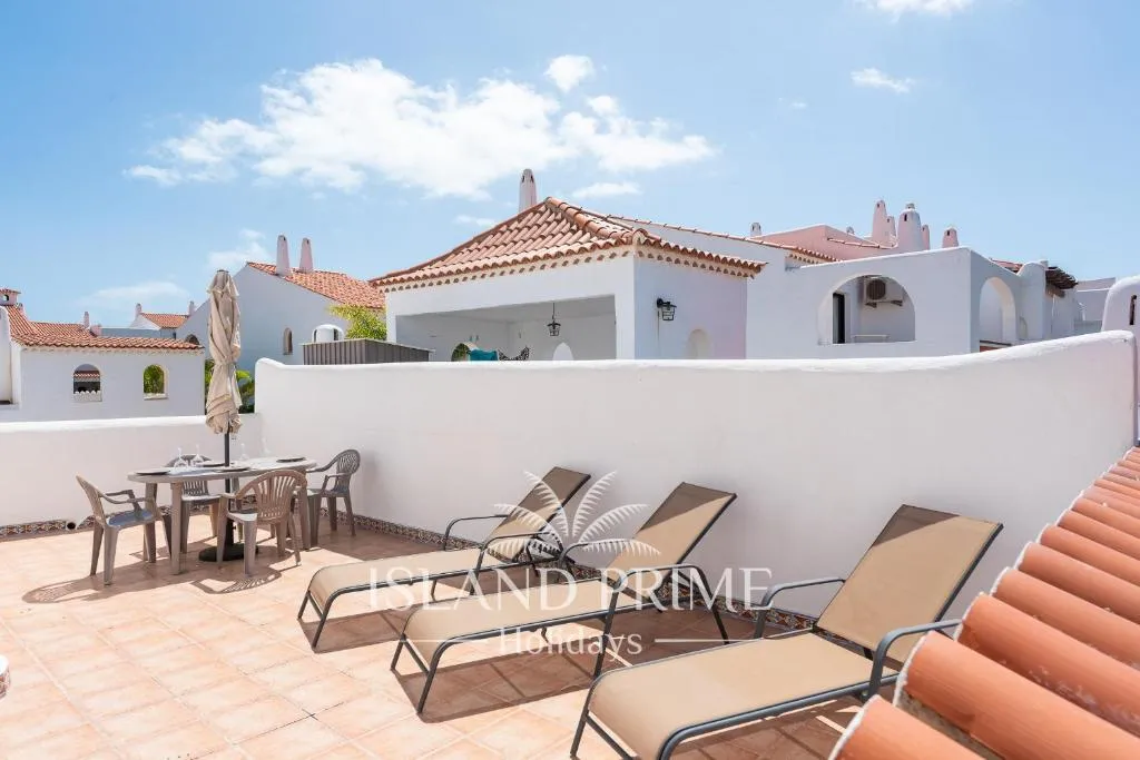 Image of Huge Terrace Holiday in Heated Pool Complex with Teide Views FC1209