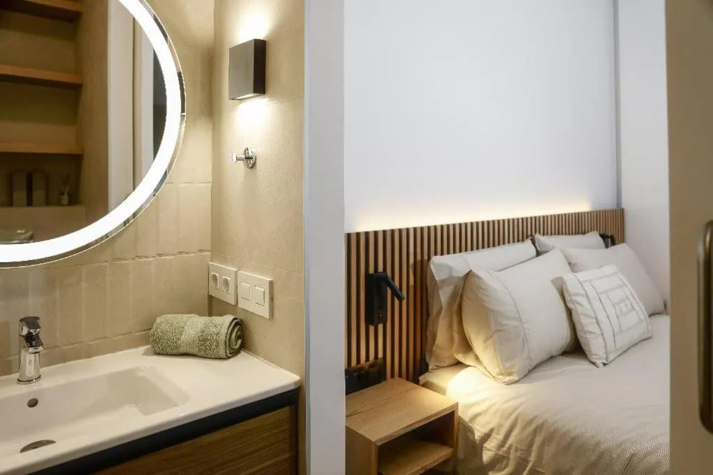 Image of Ikarus view