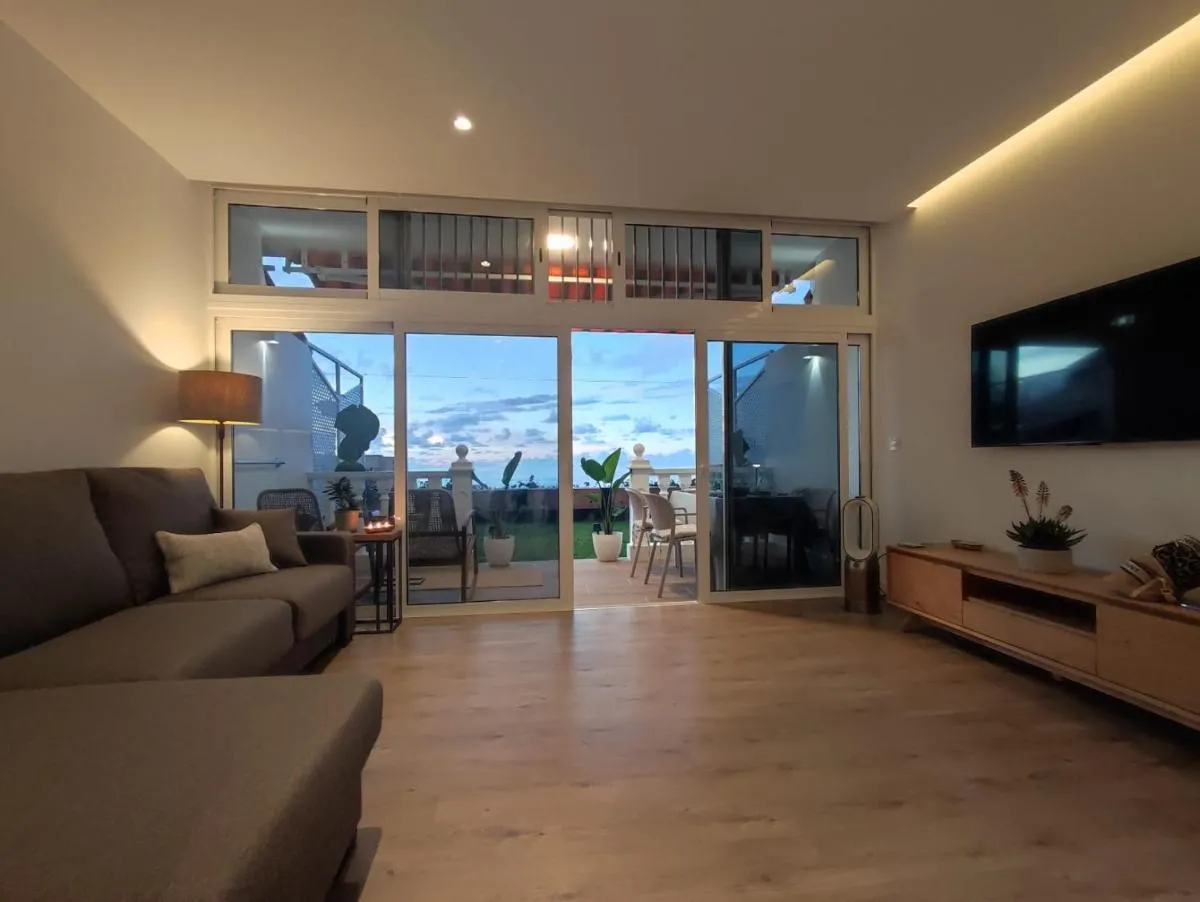 Image 1 of Ikarus view