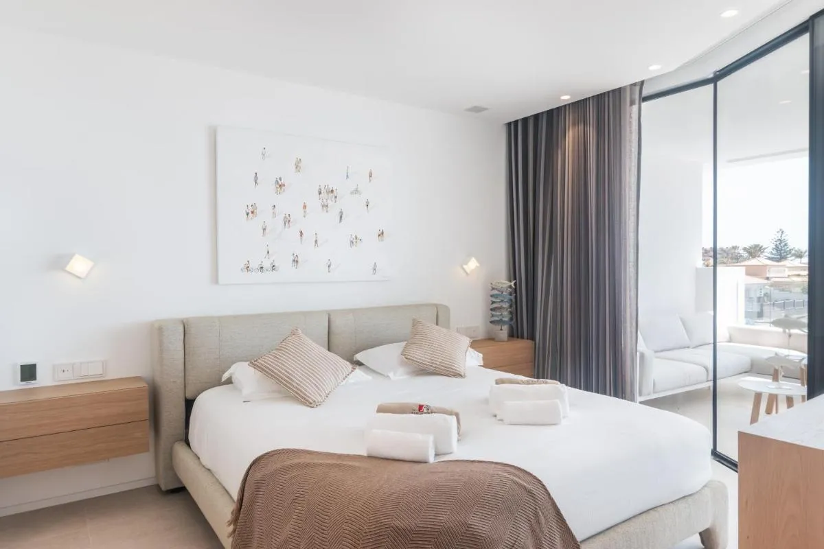 Image 1 of Infinity 1-2 LUXE PARTIAL SEA VIEW 2B