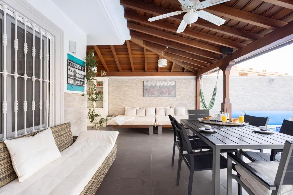 Image 4 of LUXURY VILLA WITH PRIVATE POOL WITH AIRCON,Playa del Duque