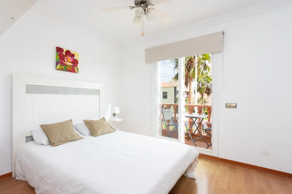 Image 1 of LUXURY VILLA WITH PRIVATE POOL WITH AIRCON,Playa del Duque