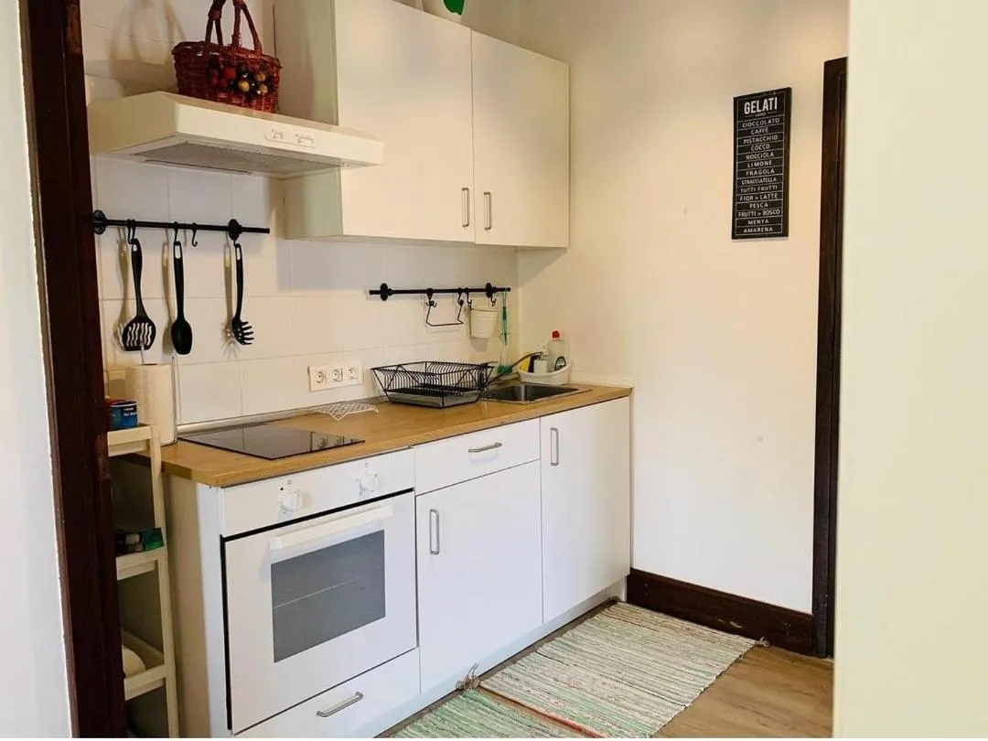 Image 3 of La Chimenea Verde