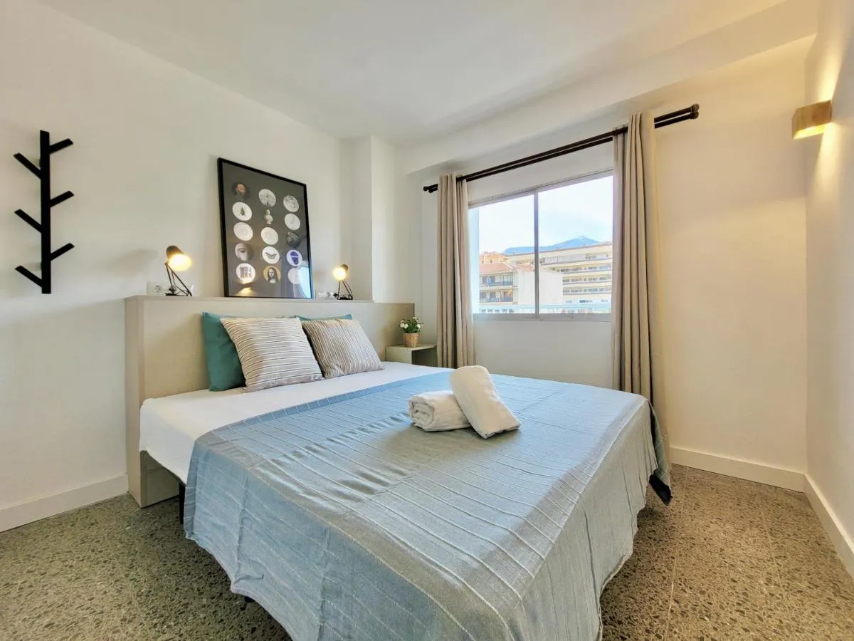 Image 3 of Lago del Drago