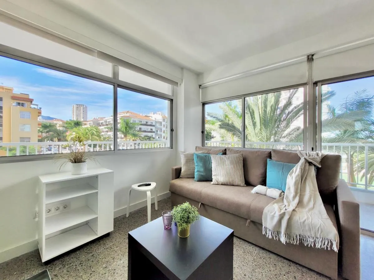 Image 4 of Lago del Drago