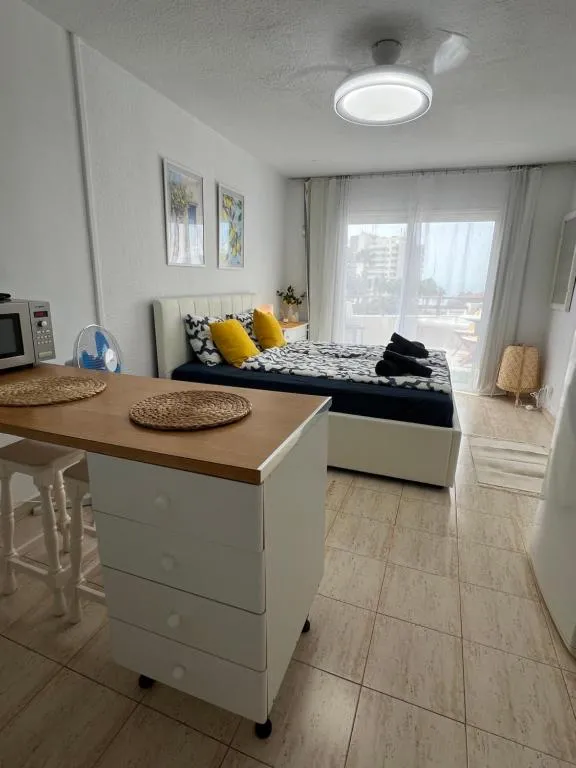 Image of Lemon Beach Tenerife Holiday Apartment Las Americas