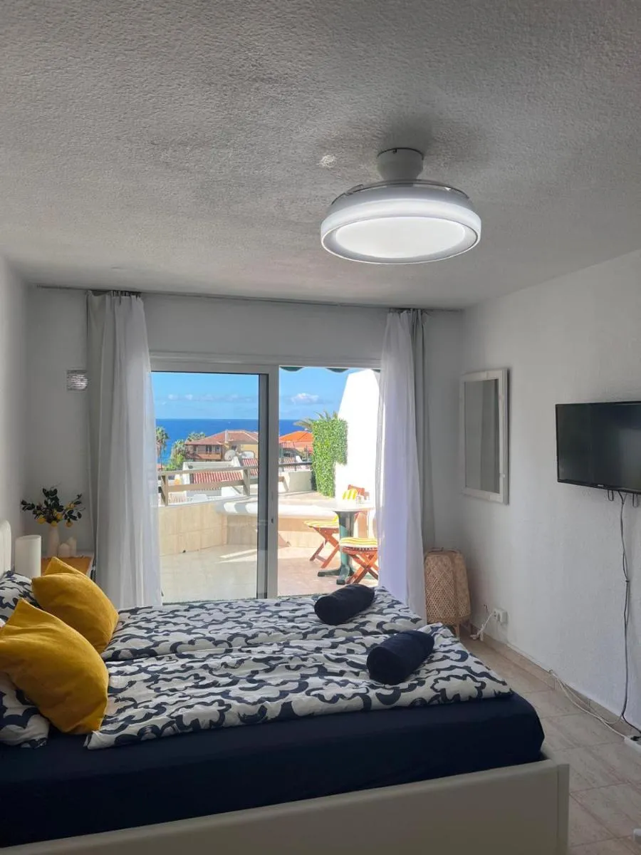 Image 6 of Lemon Beach Tenerife Holiday Apartment Las Americas