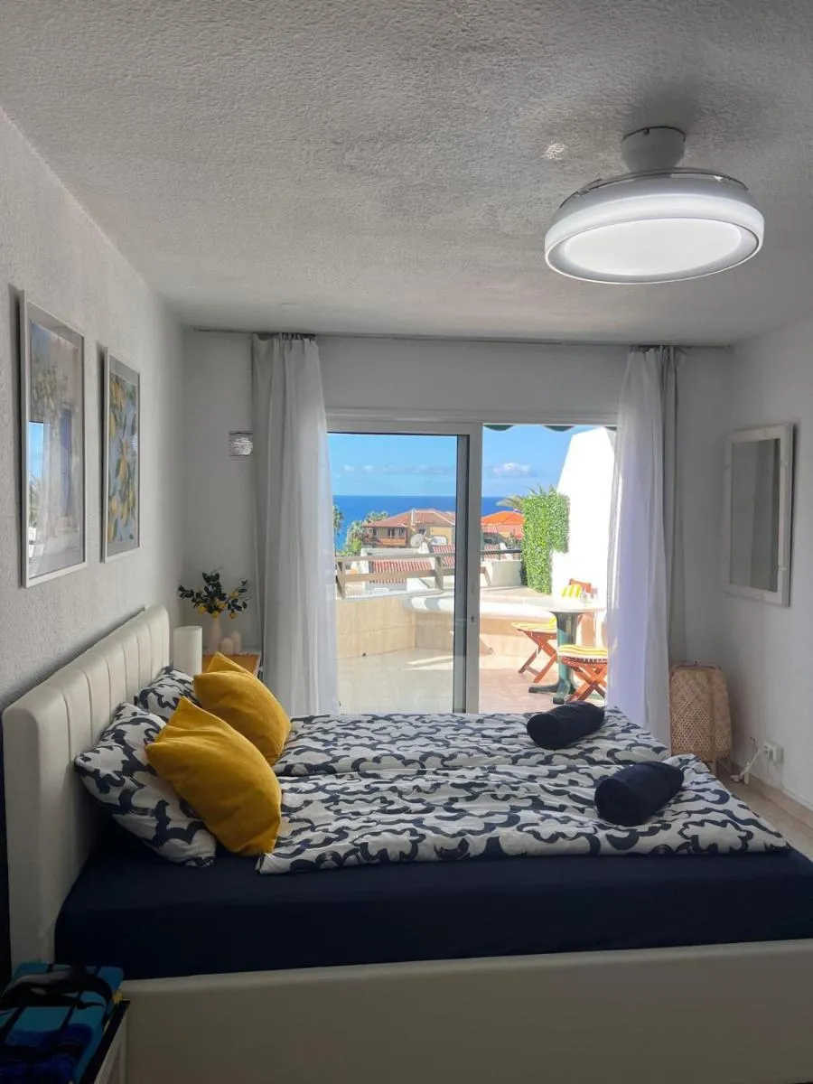 Image 5 of Lemon Beach Tenerife Holiday Apartment Las Americas