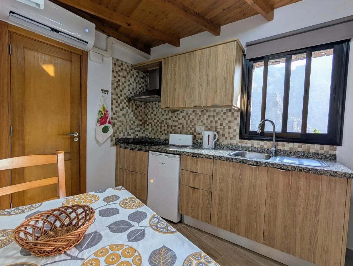 Image 2 of Live Masca – Estudio casas morrocatana Tenerife ONLY ADULTS