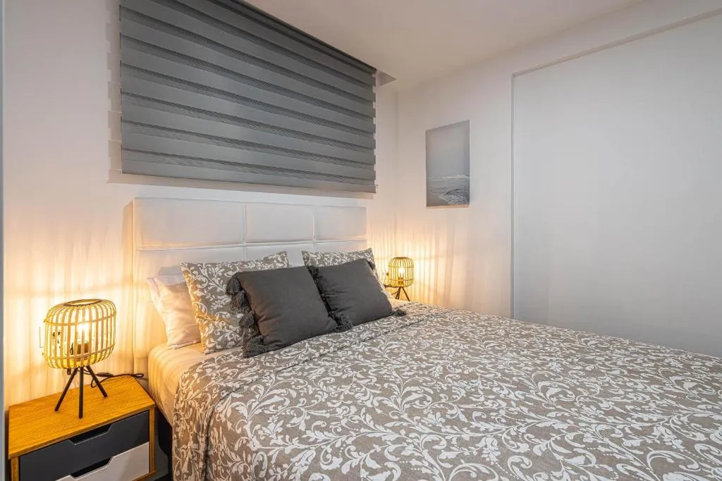 Image of Los Cristianos – San Telmo piscina y vistas mar 1