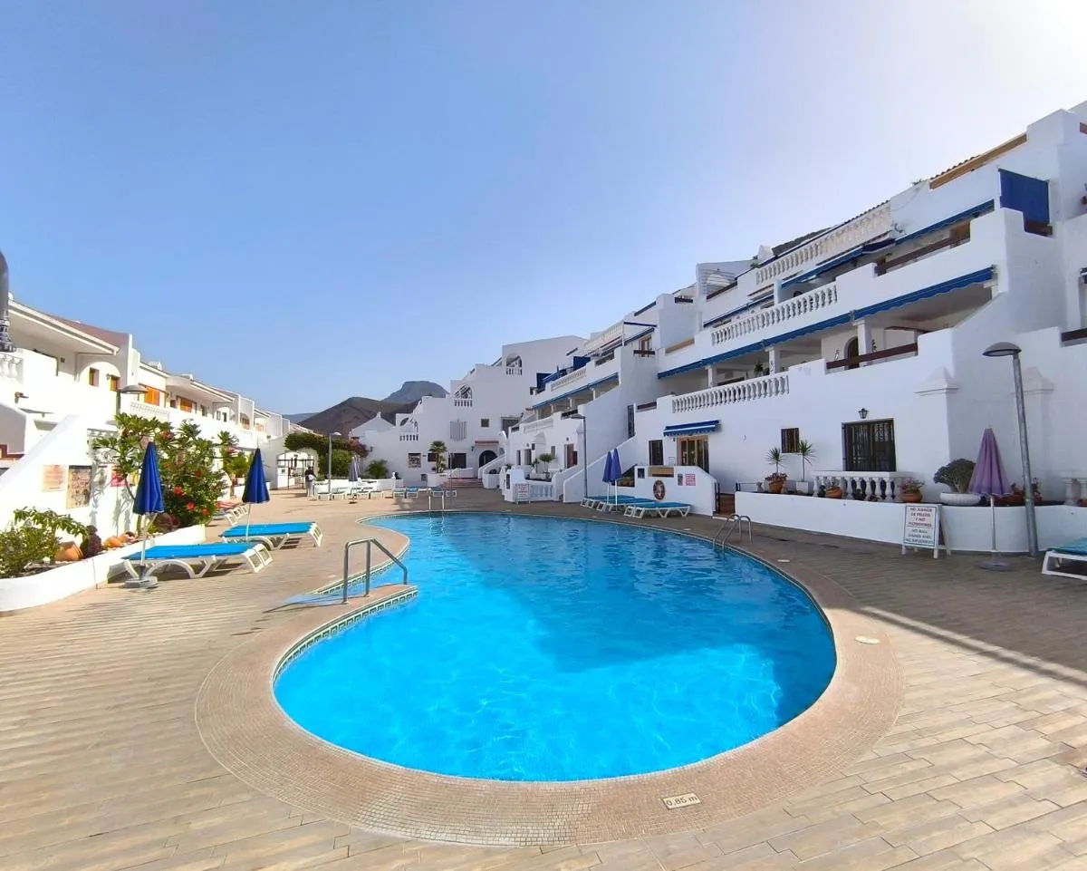 Image 2 of Los Cristianos – breathtaking view, AC, heated pool, fibre net