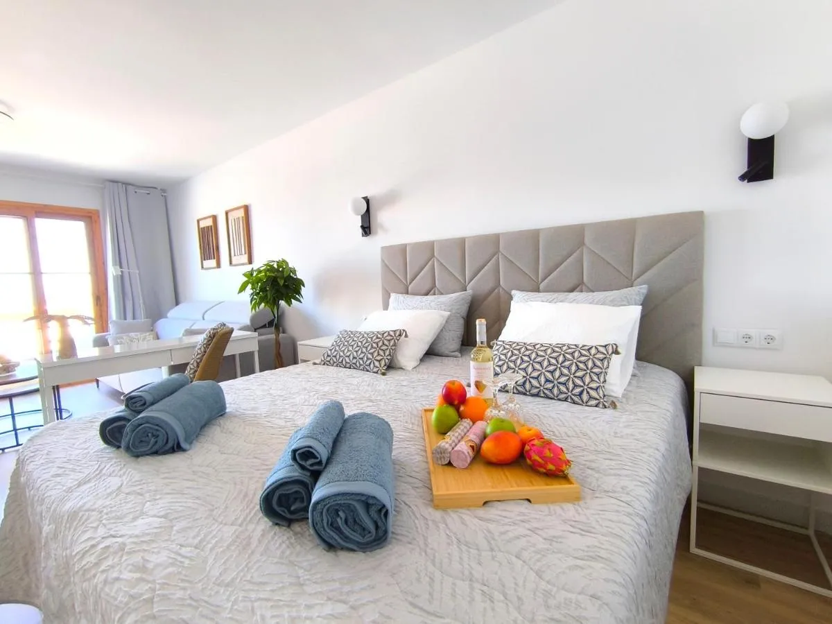 Image 1 of Los Cristianos – breathtaking view, AC, heated pool, fibre net