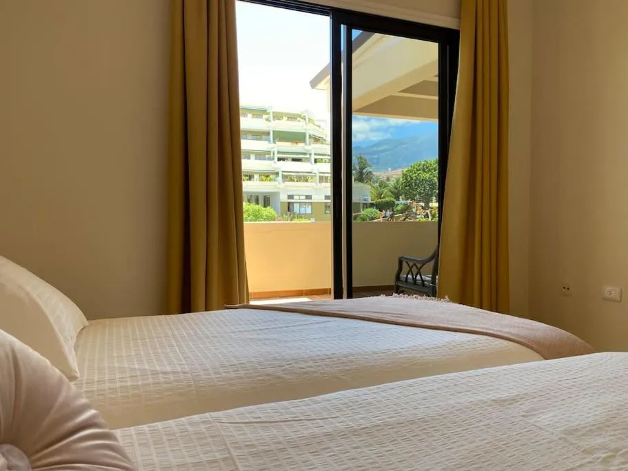 Image 1 of Luminoso apartamento con terraza y piscina