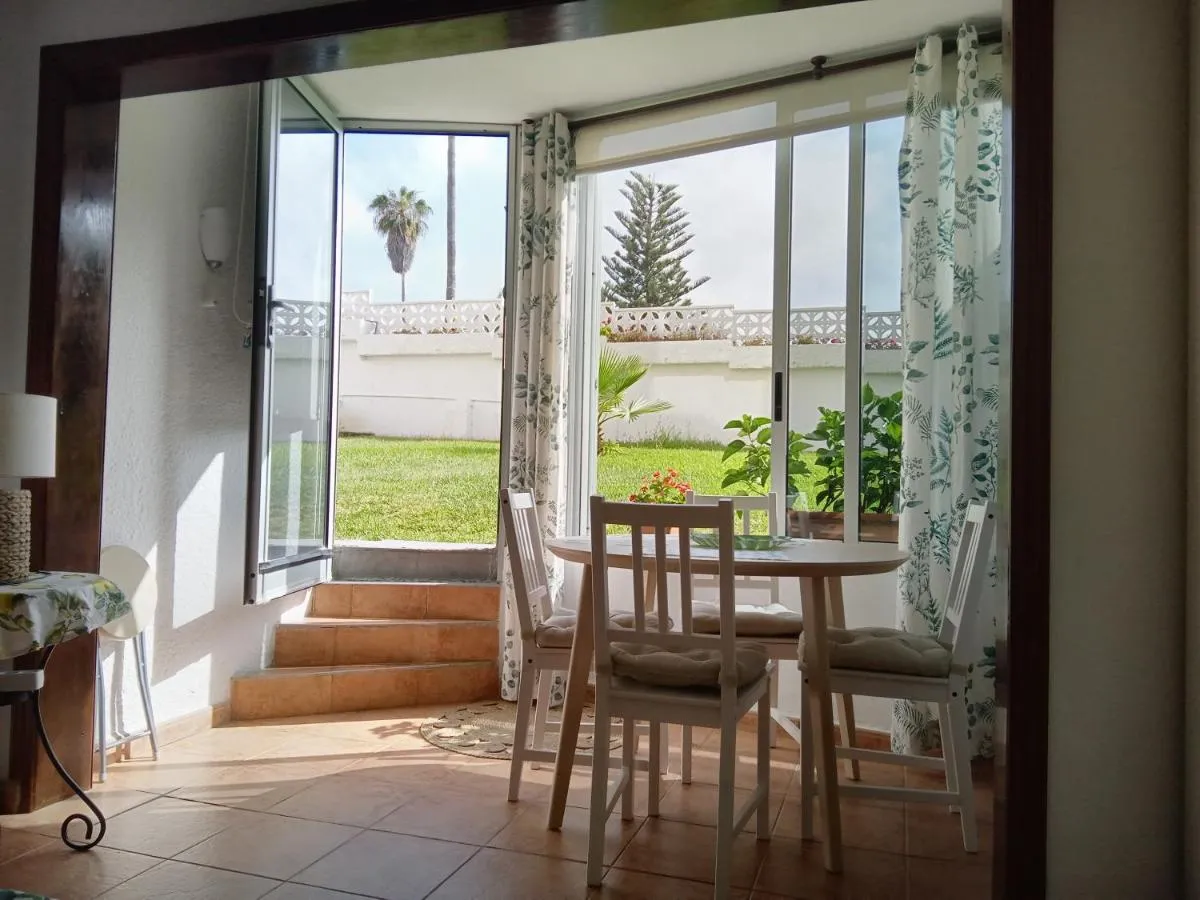 Image 2 of Luminoso y tranquilo estudio zona Botánico