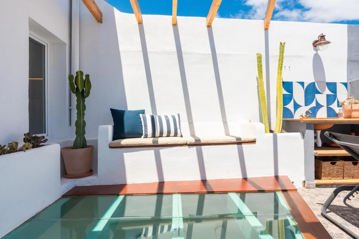 Image 3 of Luminous loft apartment next to the Atlantic Ocean