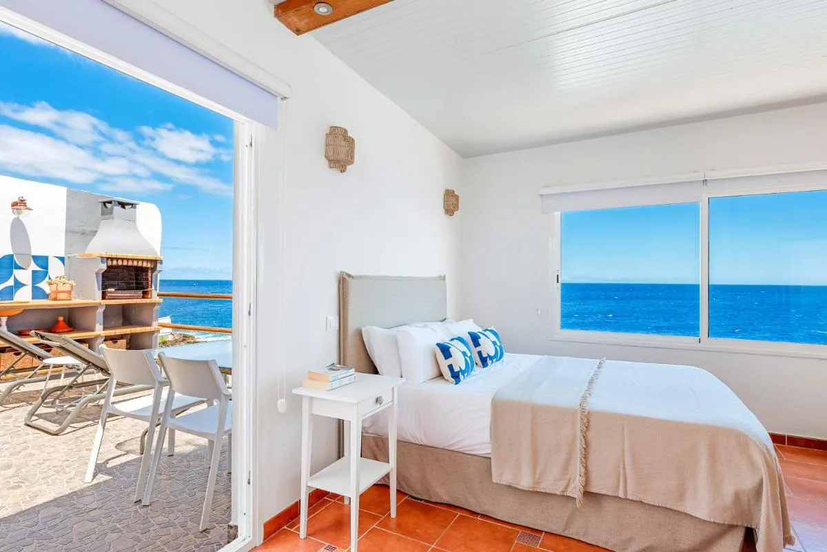 Image 1 of Luminous loft apartment next to the Atlantic Ocean