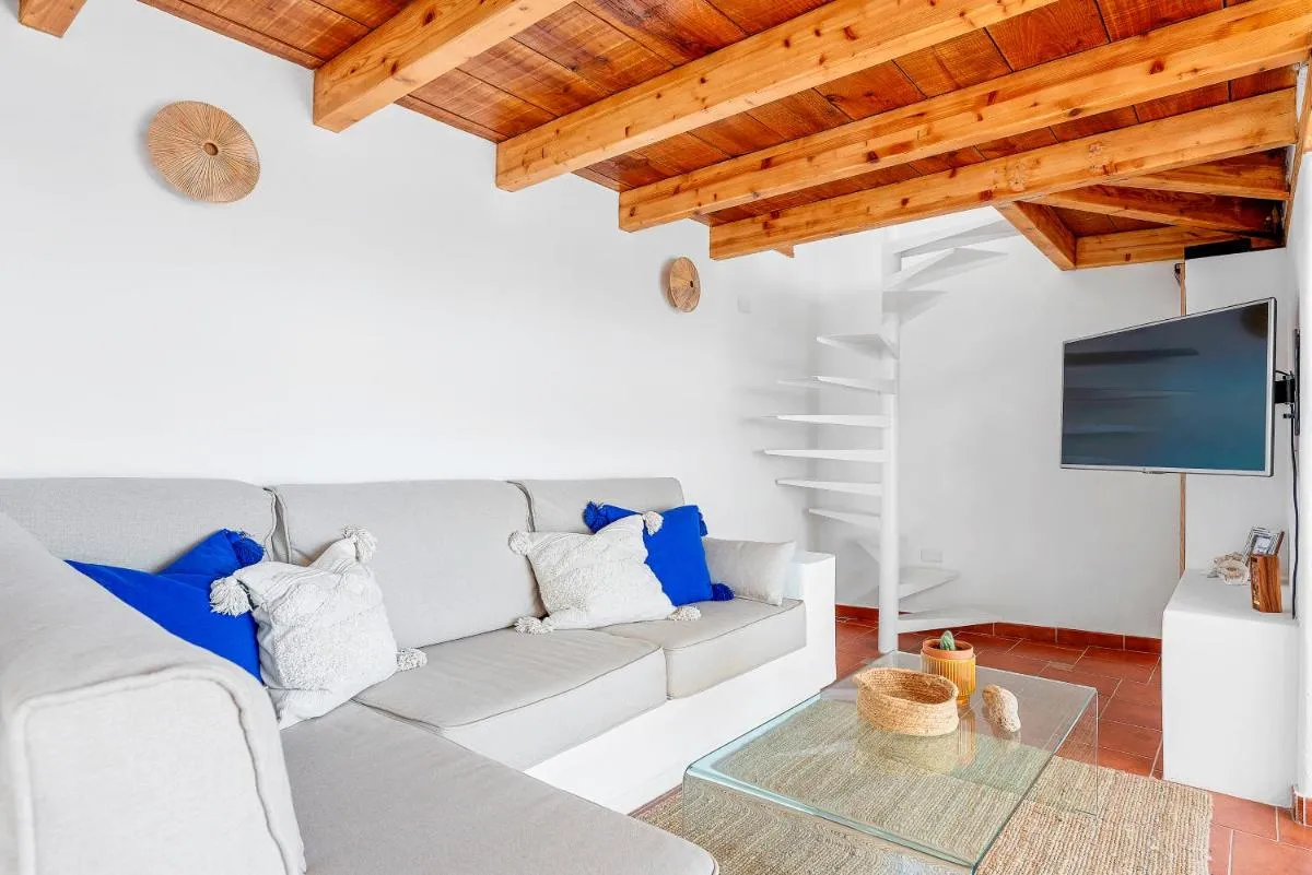 Image 5 of Luminous loft apartment next to the Atlantic Ocean