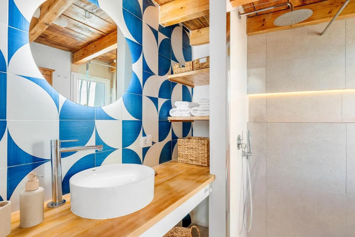 Image 2 of Luminous loft apartment next to the Atlantic Ocean