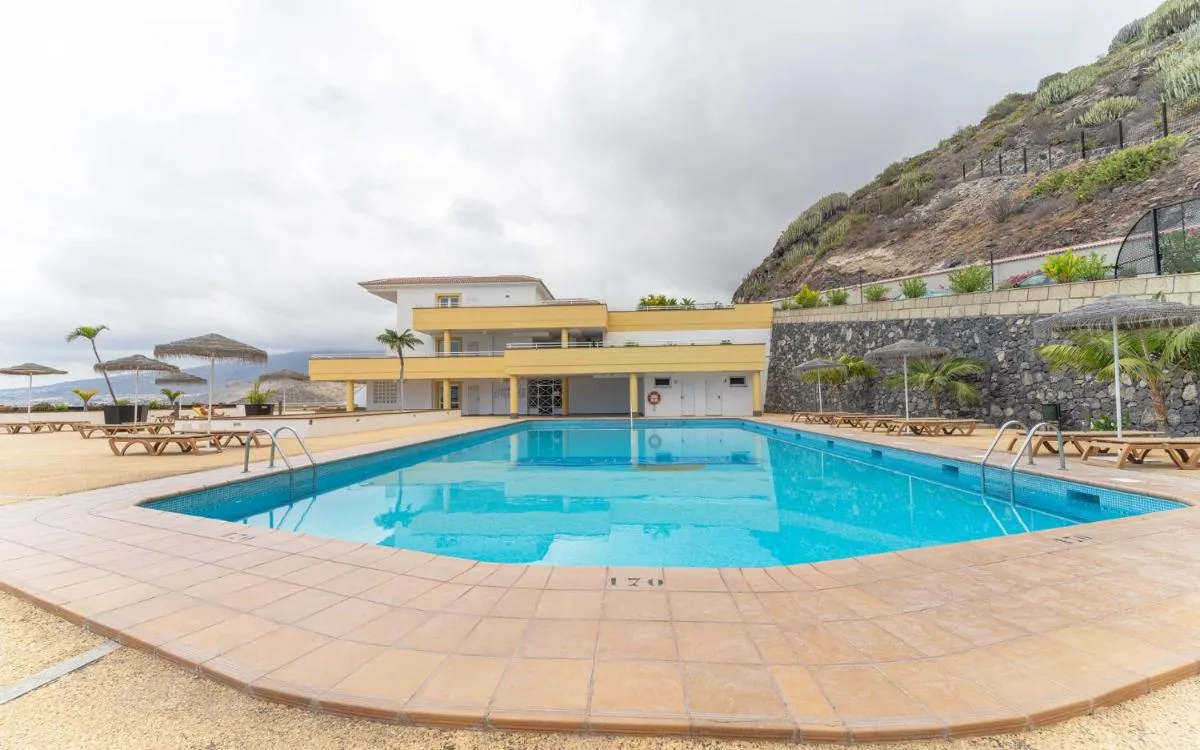 Image 3 of Luxury Penthouse 105m2,bali bed,heated pool,Sunset