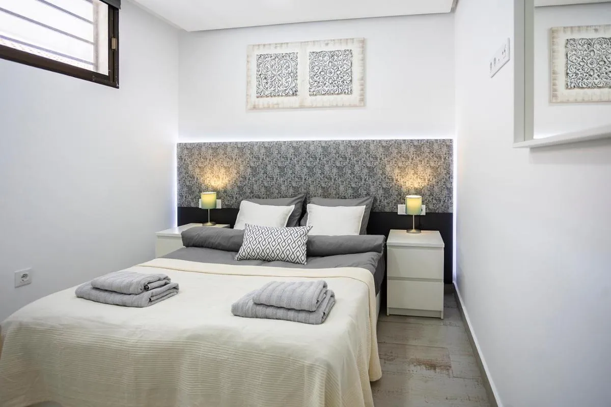 Image 1 of Luxury Summerland Los Cristianos AC