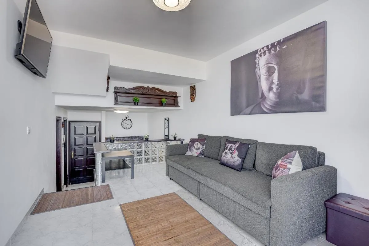 Image 4 of Luxury apartment with stunning ocean view