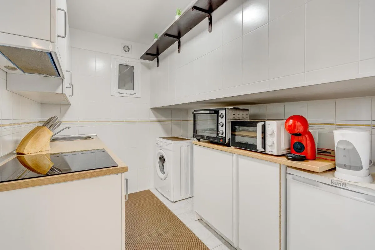 Image 3 of Luxury apartment with stunning ocean view