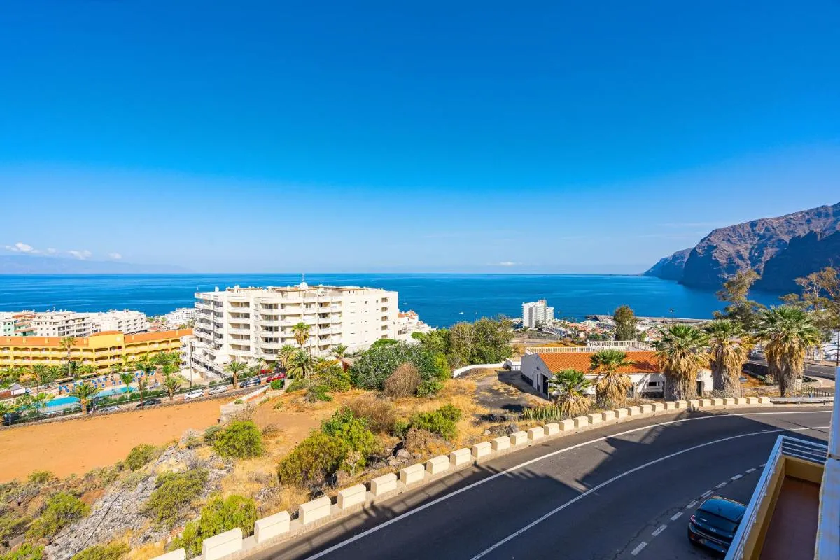 Image 5 of Luxury apartment with stunning ocean view