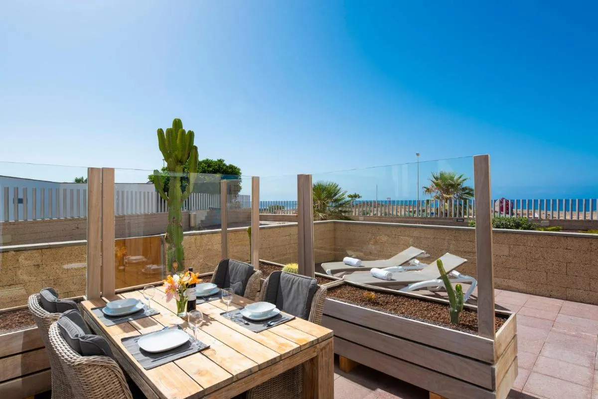 Image 4 of MEDANO4YOU Surfers Paradise Beachfront Home