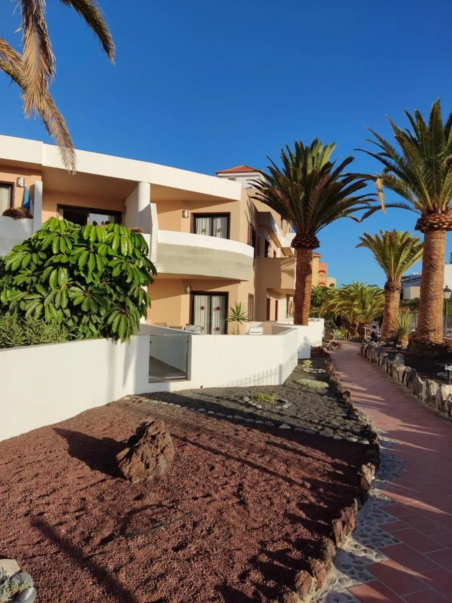 Image 6 of “MINI GOLF ESTUDIO” Terraza privada y piscina