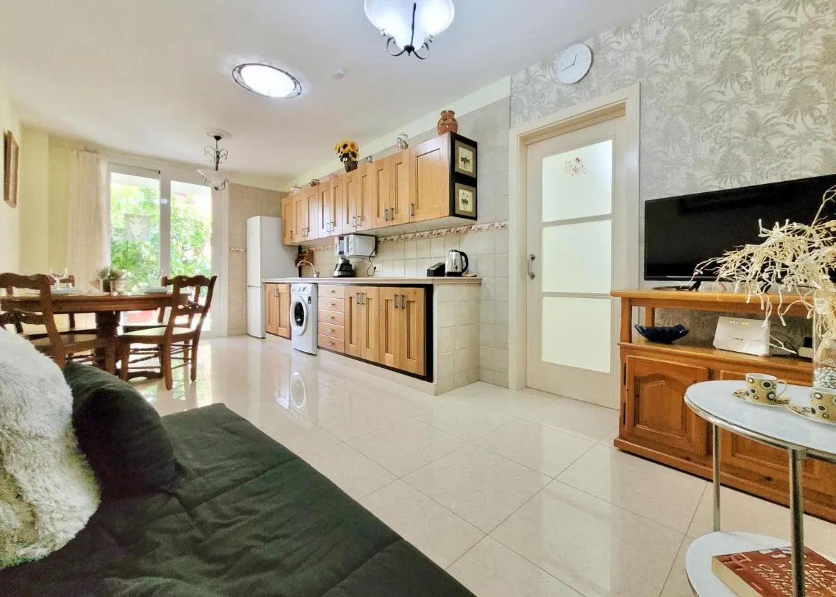 Image 4 of Magnolia House