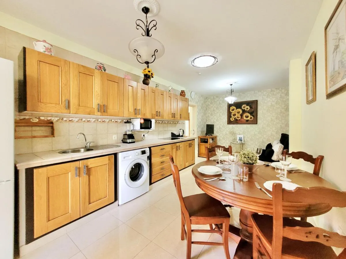 Image 5 of Magnolia House