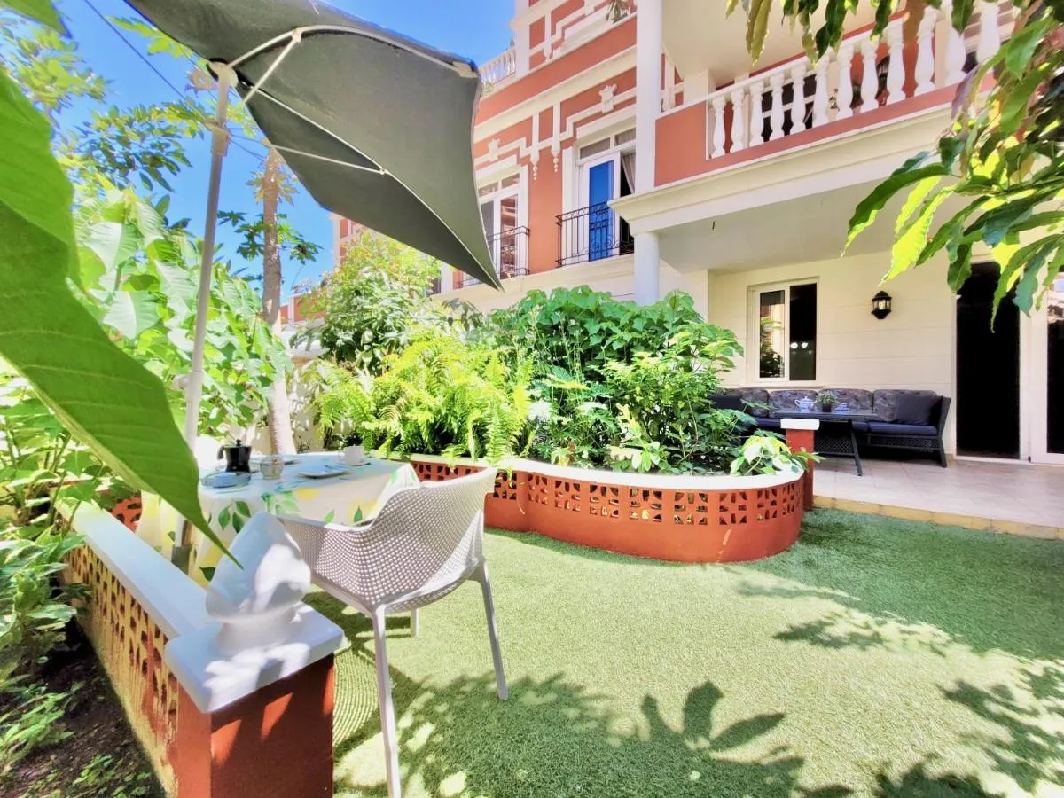 Image 2 of Magnolia House