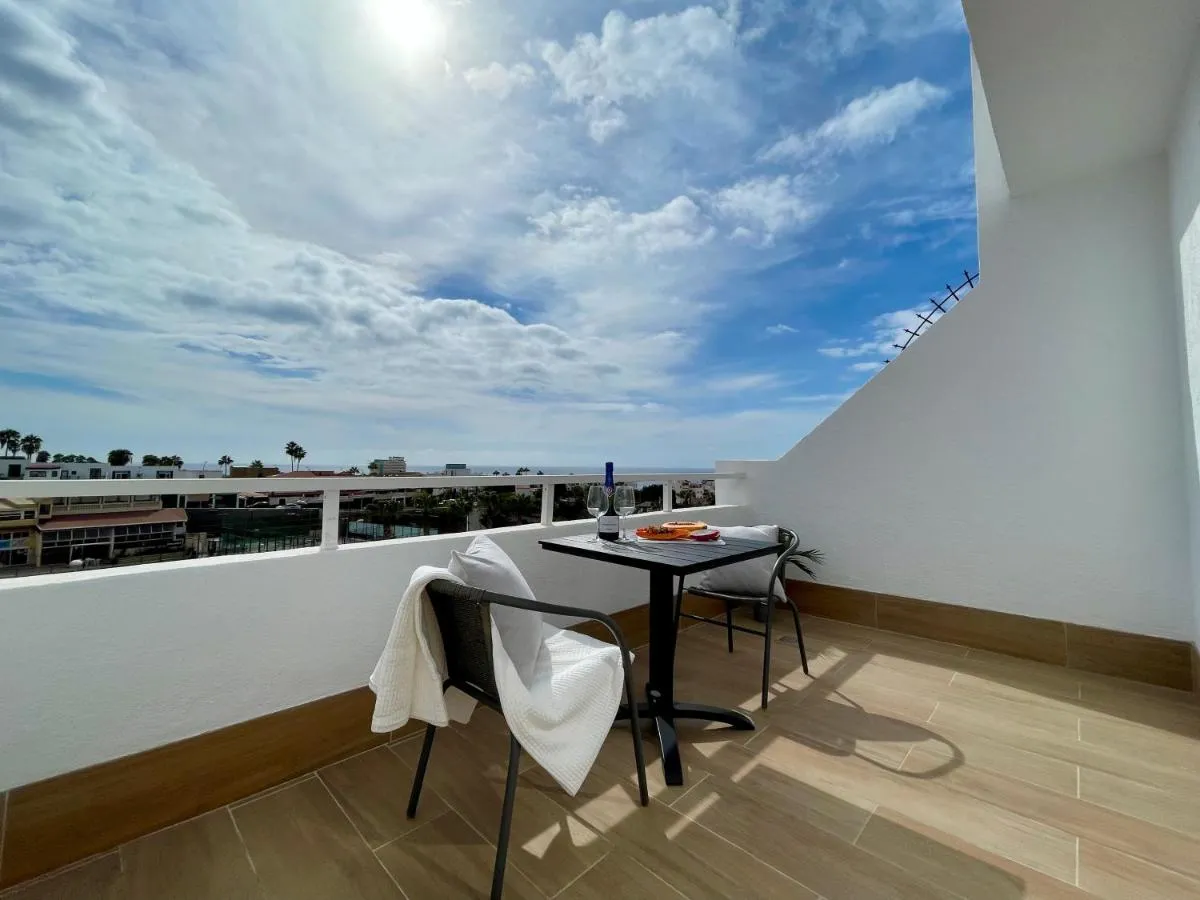 Image 1 of Malibu Park 3079 – Ocean View Studio