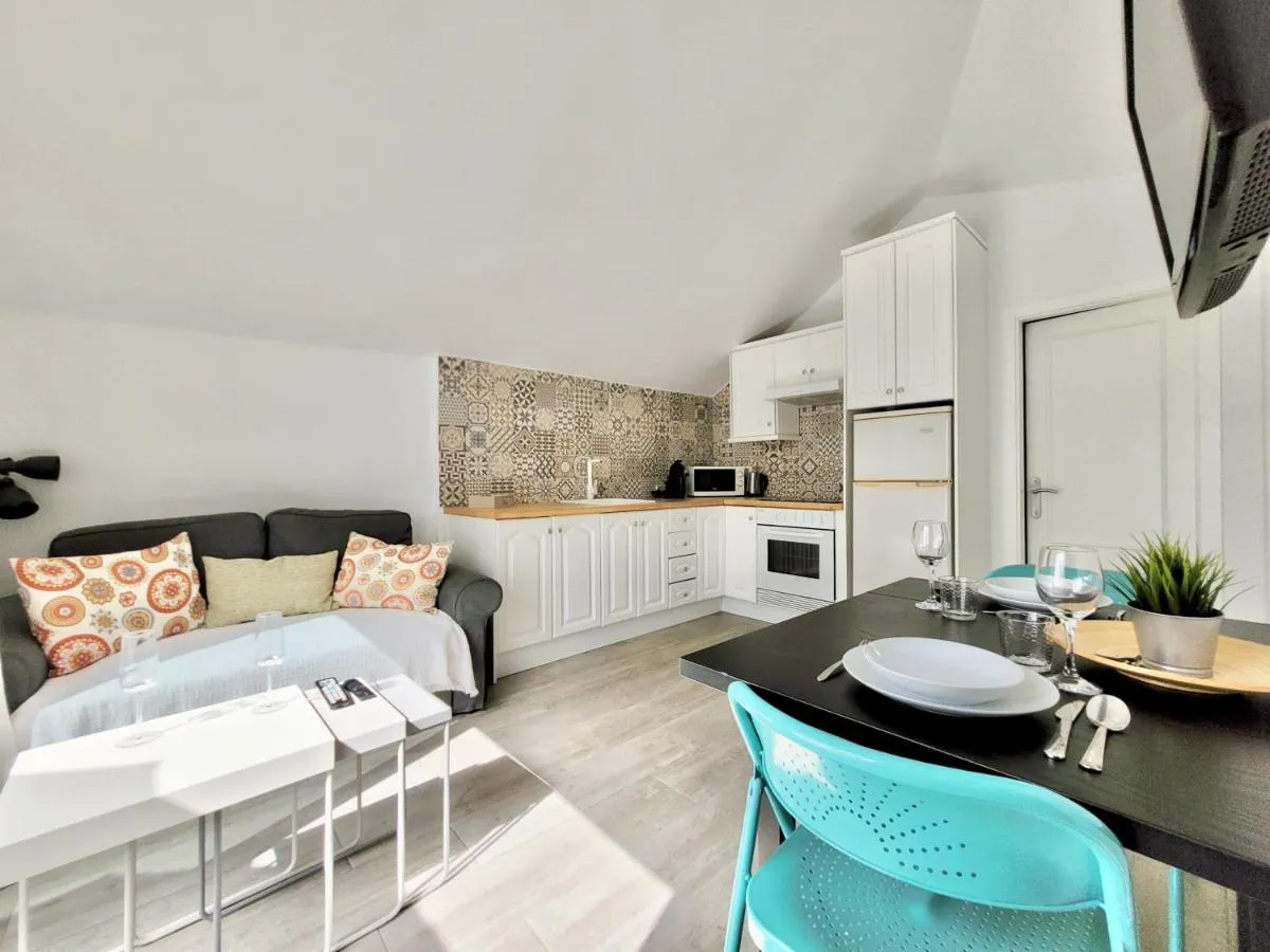 Image 3 of Miranda Penthouse AI with FREE PARKING