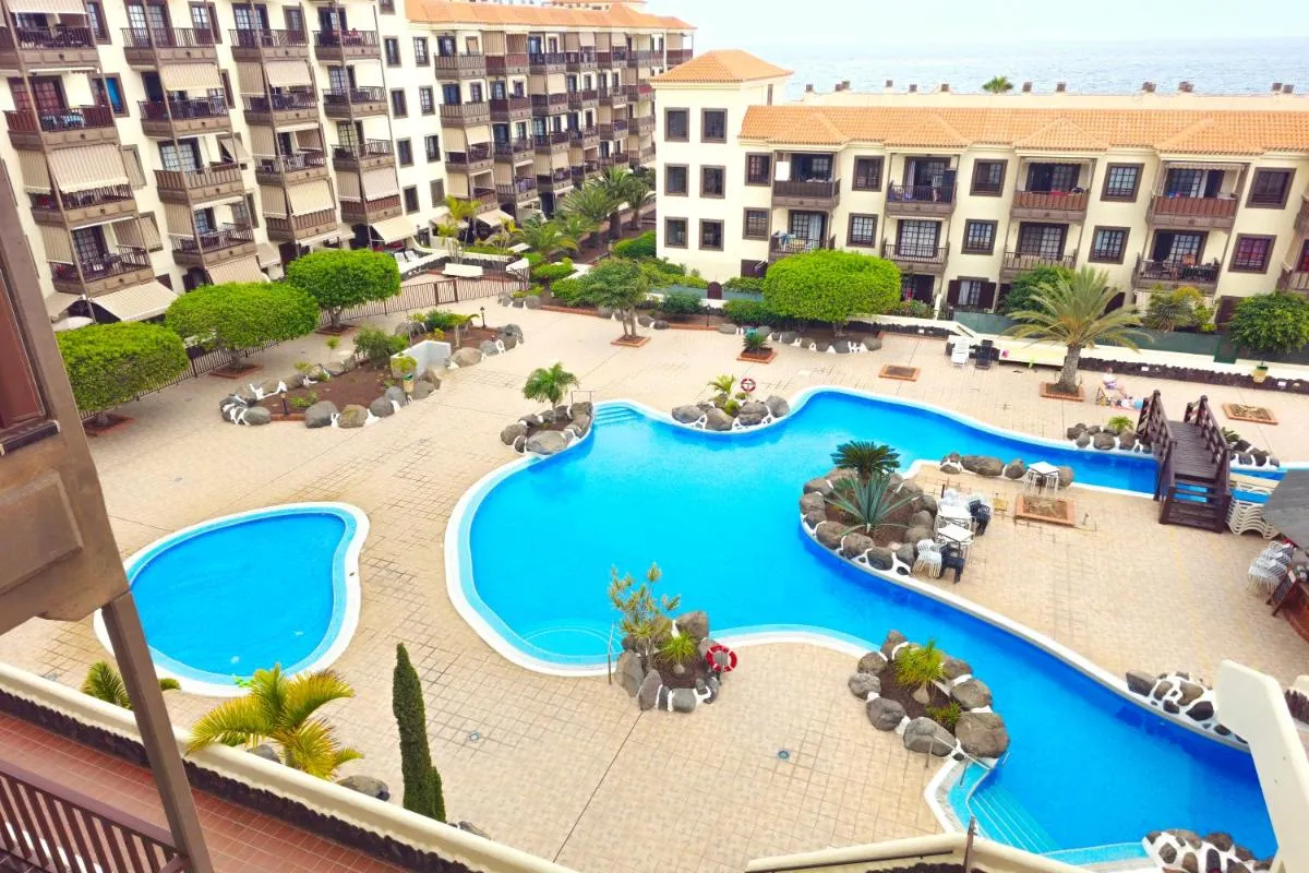 Image 3 of Modern 1BD Apt with a Patio and Pool, Balcon del Mar, B52