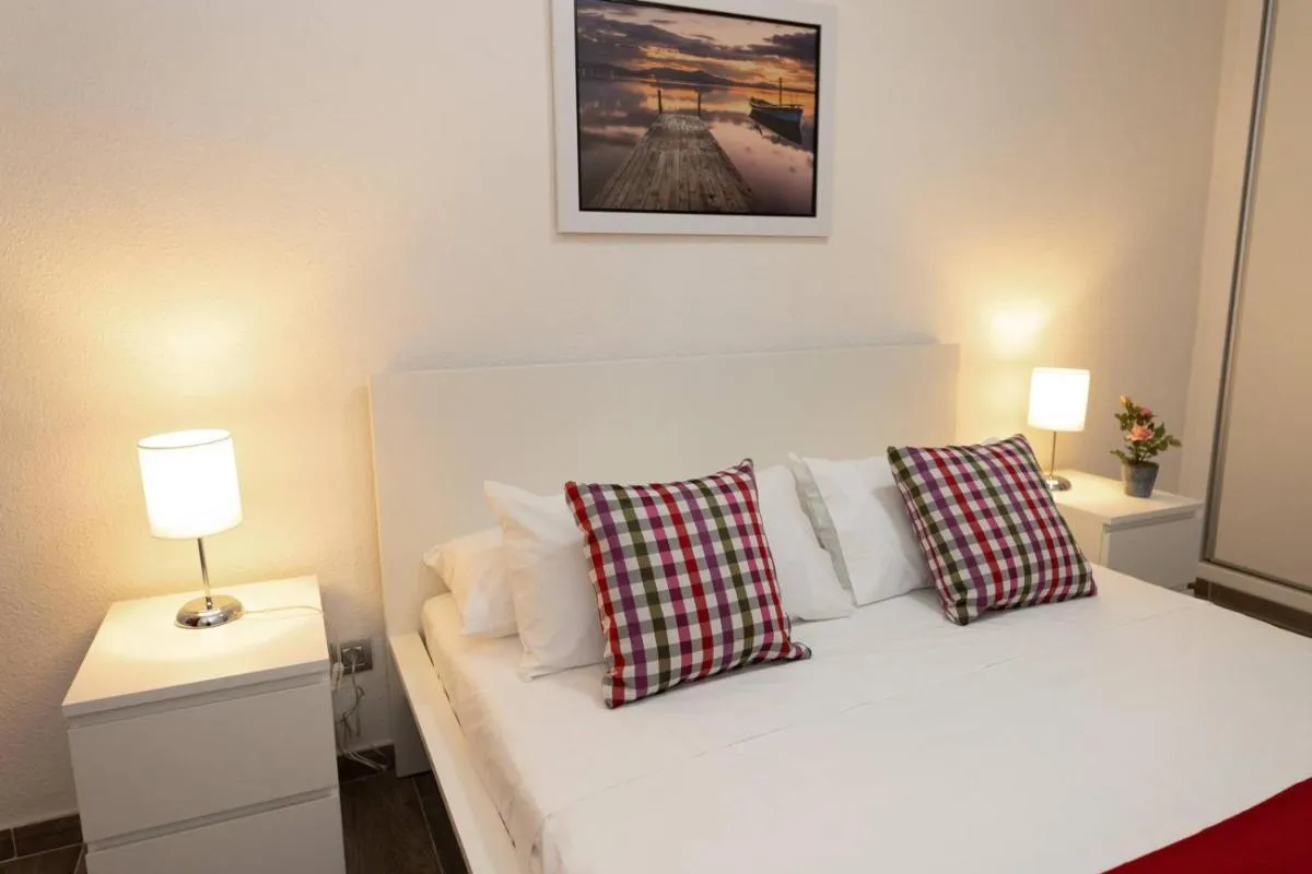 Image 1 of Modern Apartment with pool and Wifi