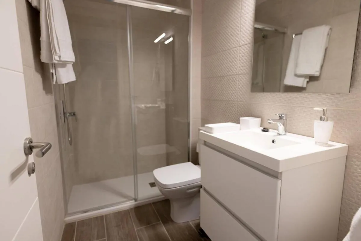 Image 2 of Modern Apartment with pool and Wifi