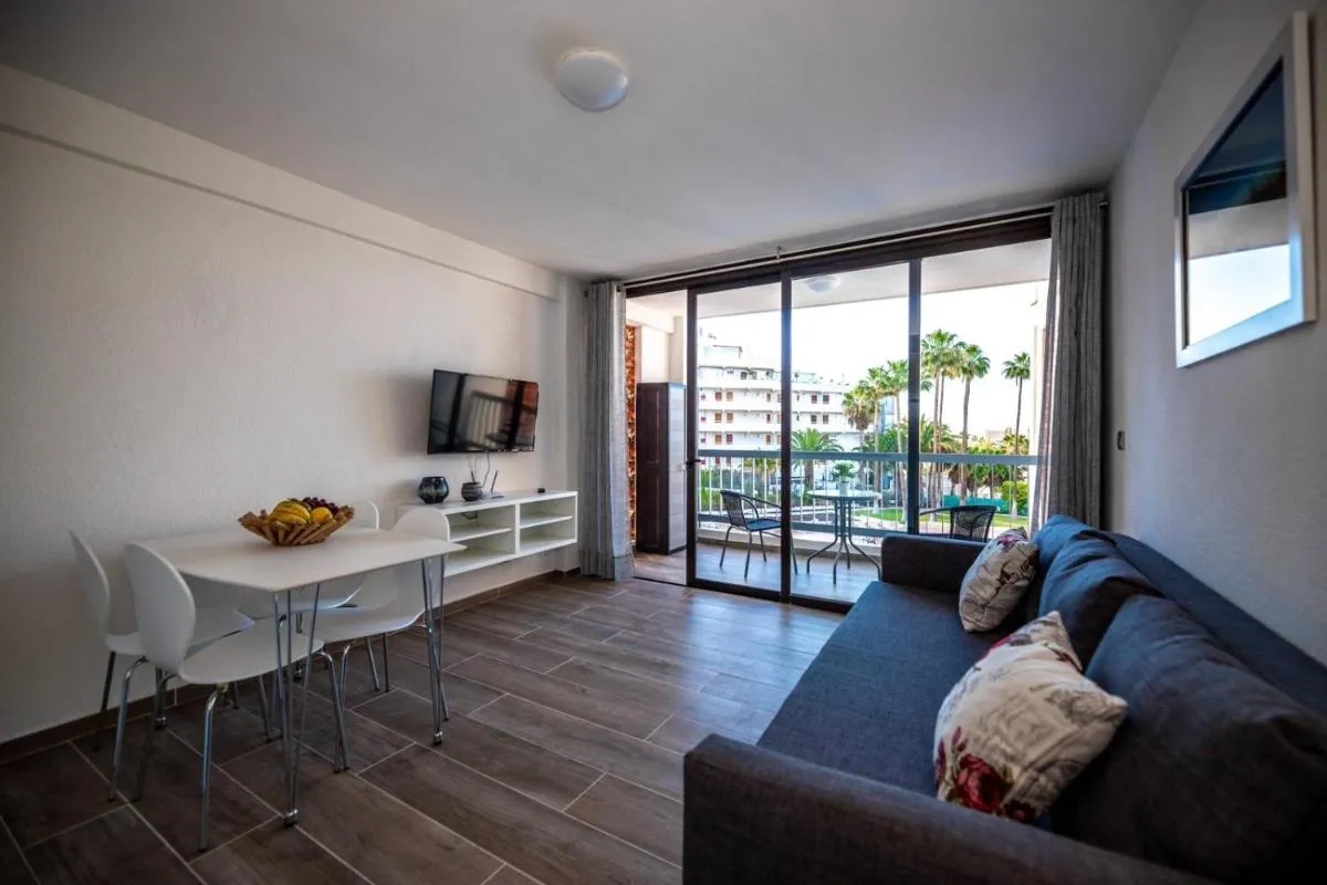 Image 5 of Modern Apartment with pool and Wifi