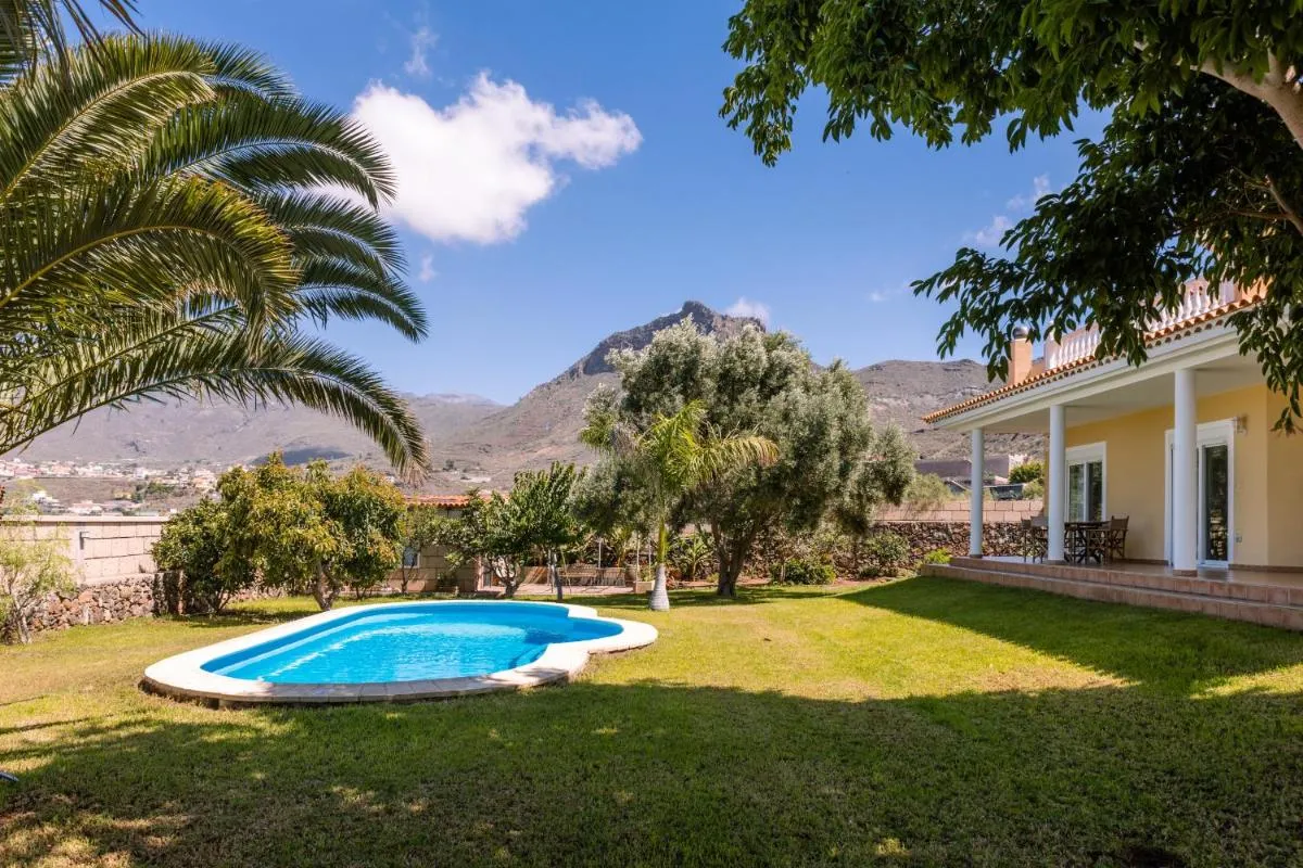 Image 3 of Modern Villa with private pool and mountain views